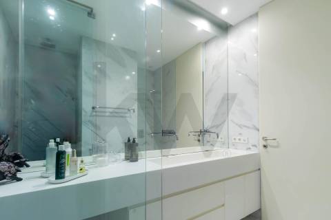 Apartamento T3 Duplex com Vista Mar Direta, 4 Suítes, 173 m² úteis  Condomínio Premium