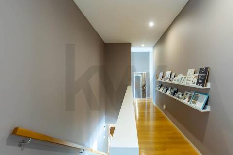 Apartamento T3 Duplex com Vista Mar Direta, 4 Suítes, 173 m² úteis  Condomínio Premium