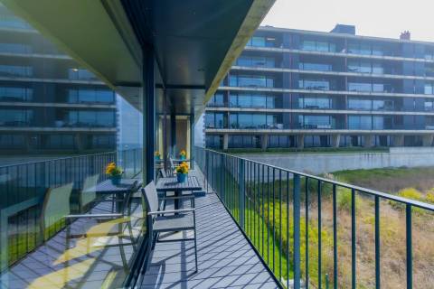 Apartamento T3 Duplex com Vista Mar Direta, 4 Suítes, 173 m² úteis  Condomínio Premium