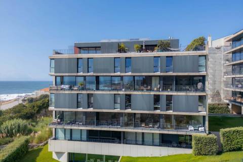 Apartamento T3 Duplex com Vista Mar Direta, 4 Suítes, 173 m² úteis  Condomínio Premium