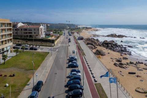 Apartamento T3 Duplex com Vista Mar Direta, 4 Suítes, 173 m² úteis  Condomínio Premium