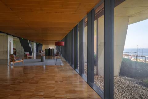 Apartamento T3 Duplex com Vista Mar Direta, 4 Suítes, 173 m² úteis  Condomínio Premium