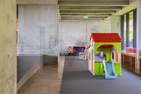 Apartamento T3 Duplex com Vista Mar Direta, 4 Suítes, 173 m² úteis  Condomínio Premium