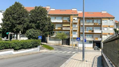 Elegante e charmoso T2+1 no Centro da Cidade do Porto (Arq. Márcio Freitas)