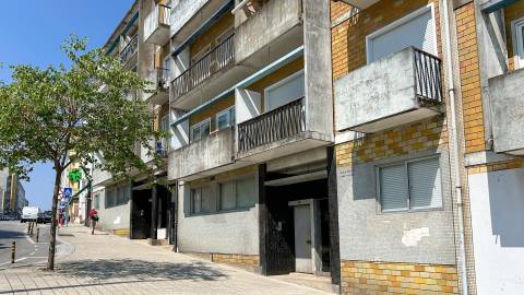 Elegante e charmoso T2+1 no Centro da Cidade do Porto (Arq. Márcio Freitas)