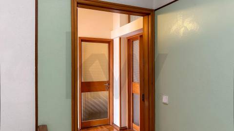 Elegante e charmoso T2+1 no Centro da Cidade do Porto (Arq. Márcio Freitas)