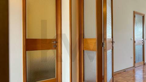 Elegante e charmoso T2+1 no Centro da Cidade do Porto (Arq. Márcio Freitas)