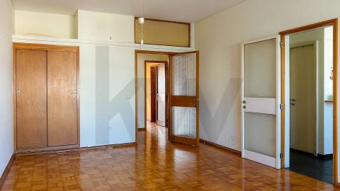 Elegante e charmoso T2+1 no Centro da Cidade do Porto (Arq. Márcio Freitas)