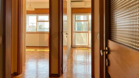 Elegante e charmoso T2+1 no Centro da Cidade do Porto (Arq. Márcio Freitas)