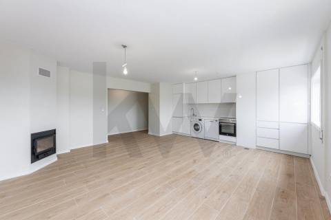 T2 luminoso com lugar de garagem – Valongo, Porto