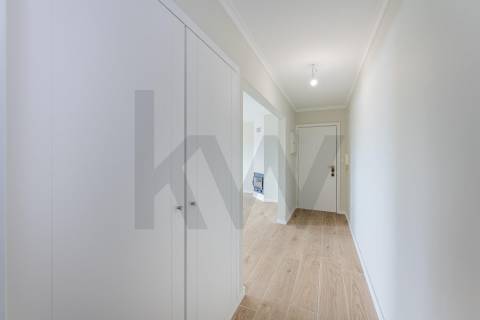 T2 luminoso com lugar de garagem – Valongo, Porto