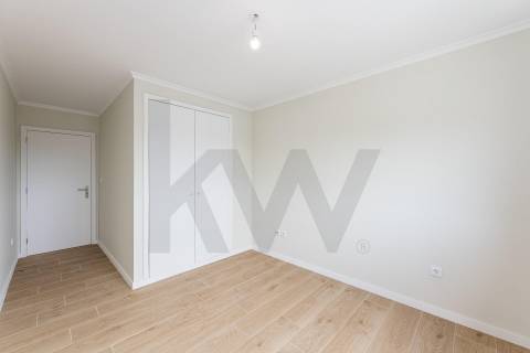 T2 luminoso com lugar de garagem – Valongo, Porto