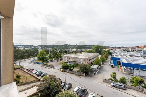 T2 luminoso com lugar de garagem – Valongo, Porto