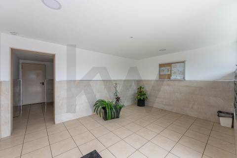 T2 luminoso com lugar de garagem – Valongo, Porto