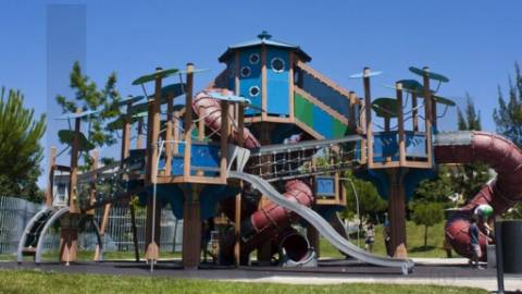 Investidores Apartamento T2 novo com varanda junto à Constituição