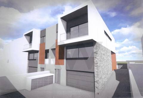 TERRENO COM PROJETO APROVADO  »»»  Construa Já a Sua Moradia na Maia