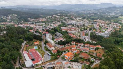 Moradia T4 no Centro de Cabeceiras de Basto