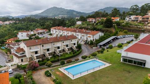 Moradia T4 no Centro de Cabeceiras de Basto