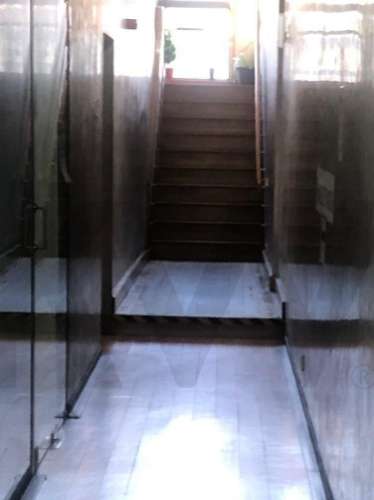 Prédio Urbano, rés-do-chão, 1º e 2º andares - comércio e escritórios