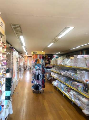 Prédio Urbano, rés-do-chão, 1º e 2º andares - comércio e escritórios