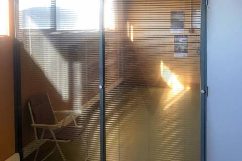 Prédio Urbano, rés-do-chão, 1º e 2º andares - comércio e escritórios