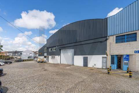 Pavilhão Industrial para Arrendamento em Guifões