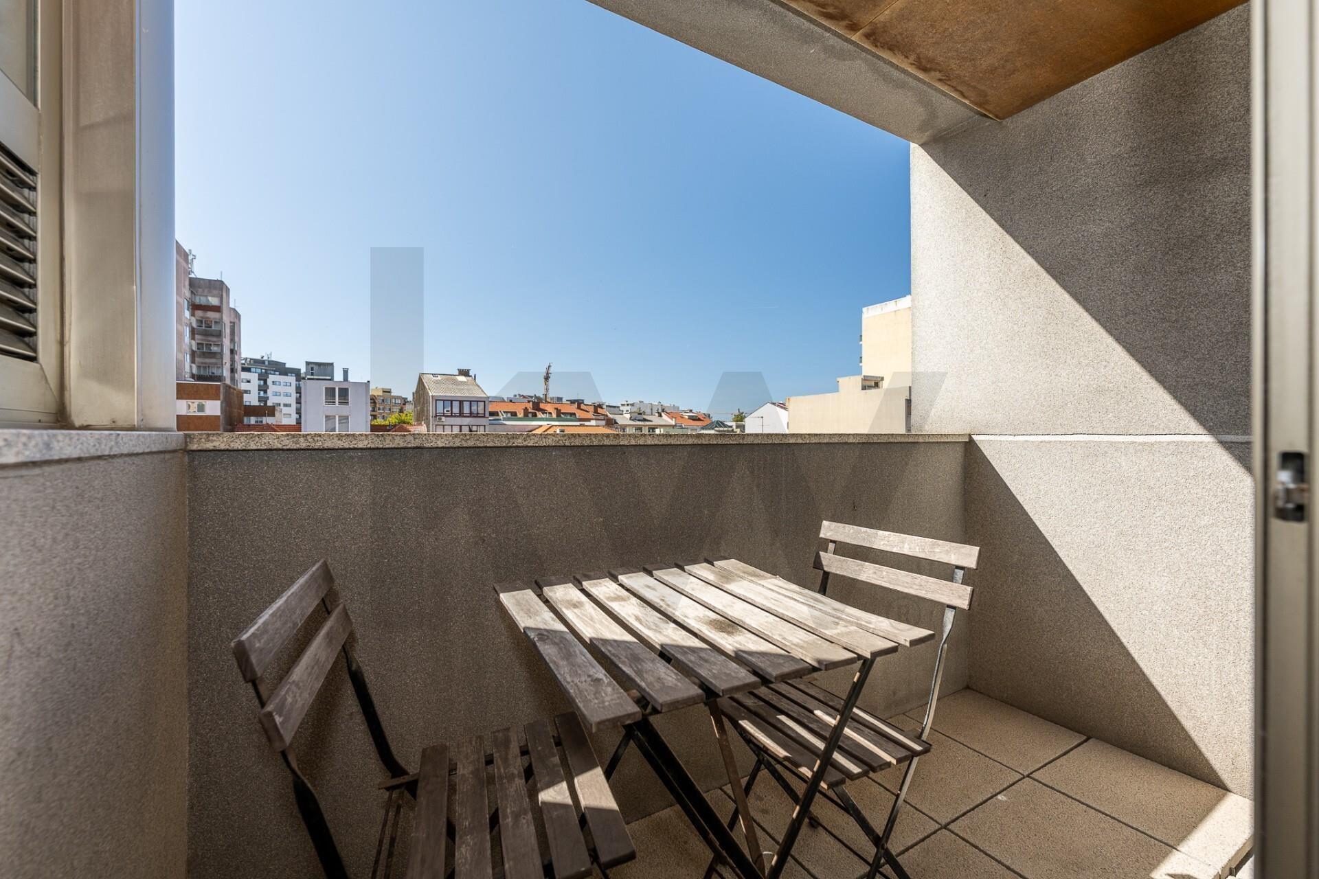 Apartamento T3 com varanda e garagem em Matosinhos