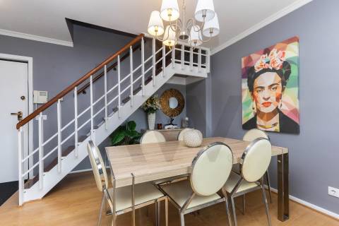 T2 Dúplex Renovado com Garagem, Varandas  a 200 m do Metro de Fânzeres