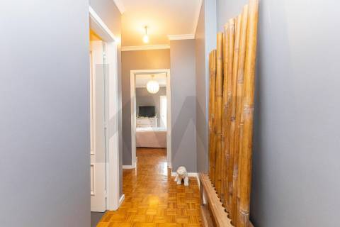 T2 Dúplex Renovado com Garagem, Varandas  a 200 m do Metro de Fânzeres