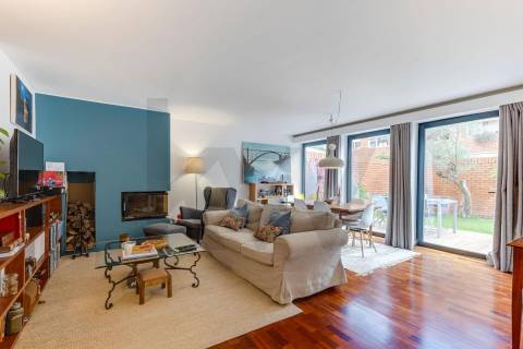 T2+1 renovado, na Cooperativa dos Arquitetos com jardim privativo!