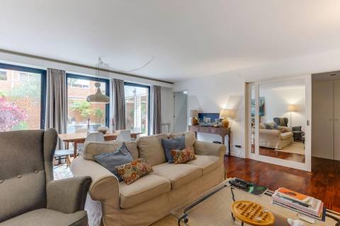 T2+1 renovado, na Cooperativa dos Arquitetos com jardim privativo!