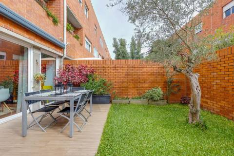 T2+1 renovado, na Cooperativa dos Arquitetos com jardim privativo!