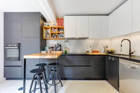 T2+1 renovado, na Cooperativa dos Arquitetos com jardim privativo!