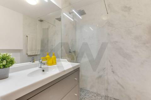 T2+1 renovado, na Cooperativa dos Arquitetos com jardim privativo!