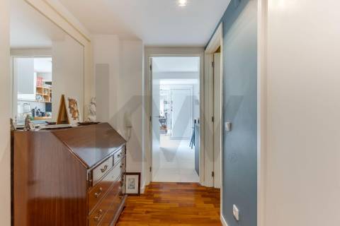 T2+1 renovado, na Cooperativa dos Arquitetos com jardim privativo!