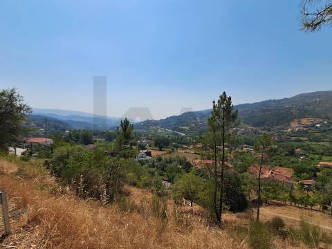 Terreno em Aboadela com capacidade construtiva