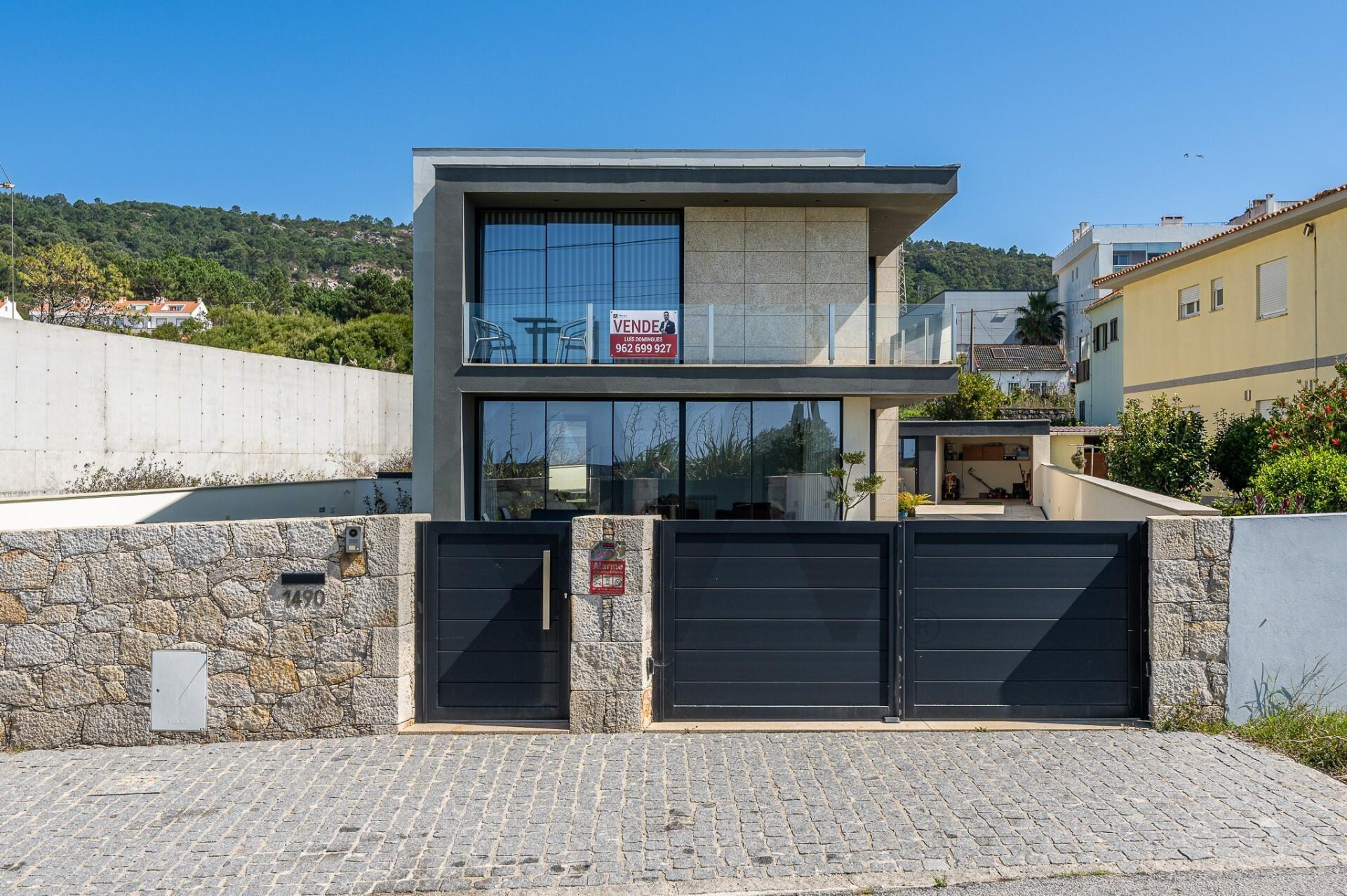 Moradia T4 primeira linha de mar em Vila Praia de Âncora