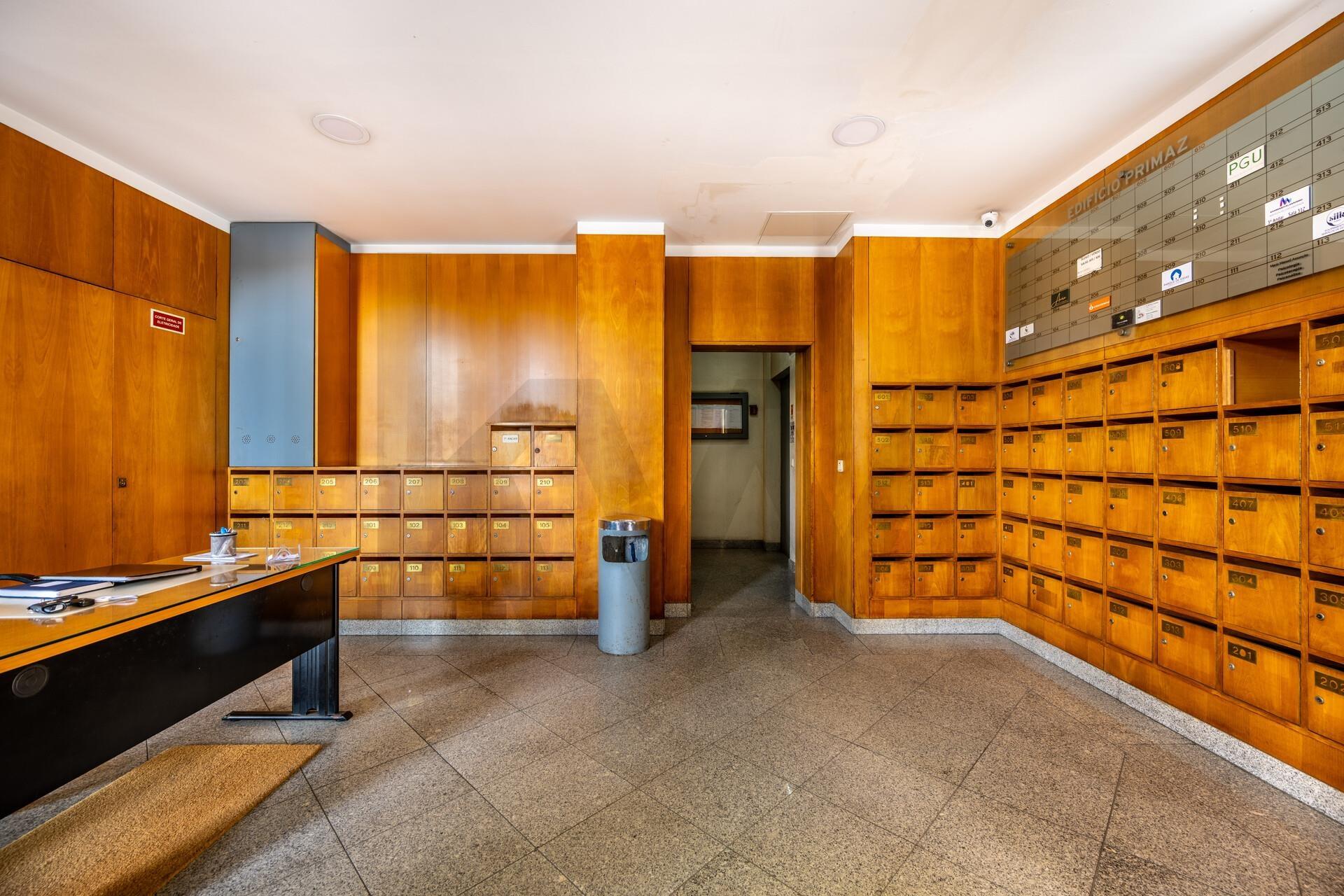 Escritório com lugar de Garagem - Matosinhos Sul
