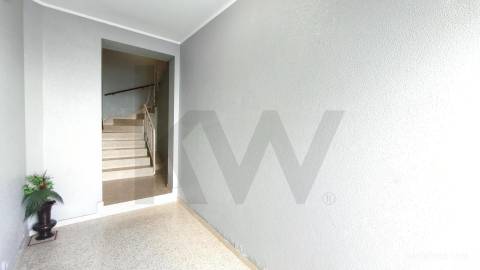 AP T3 - PÓVOA - ARRENDA - MOBILADO