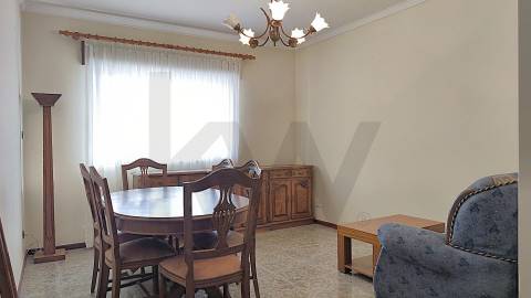 AP T3 - PÓVOA - ARRENDA - MOBILADO