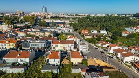 Lote de TERRENO com 196 m2 na Cidade da Maia