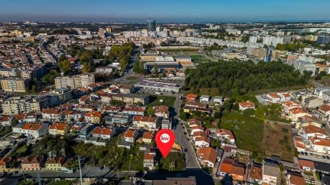 Lote de TERRENO com 240 m2 na Cidade da Maia