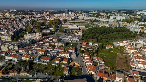 Lote de TERRENO com 240 m2 na Cidade da Maia