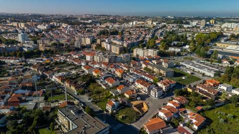 Lote de TERRENO com 240 m2 na Cidade da Maia