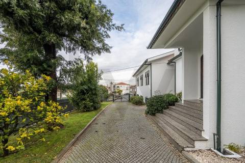 Moradia T3 com Jardim em Guardizela, Guimarães