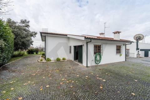 Moradia T3 com Jardim em Guardizela, Guimarães
