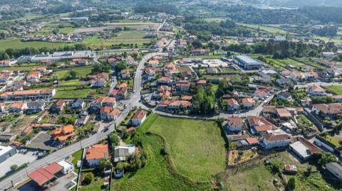 Moradia T3 com Jardim em Guardizela, Guimarães