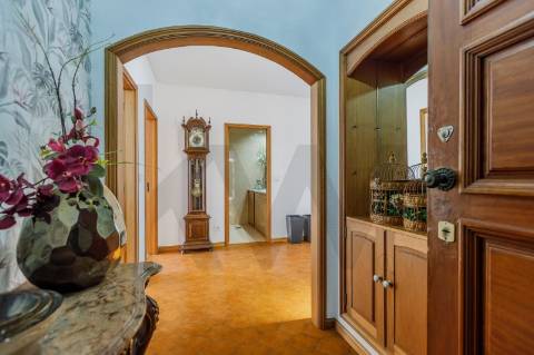 Arrendamento T2+1 com Vista Mar, Garagem e Mobilado – Vila do Conde