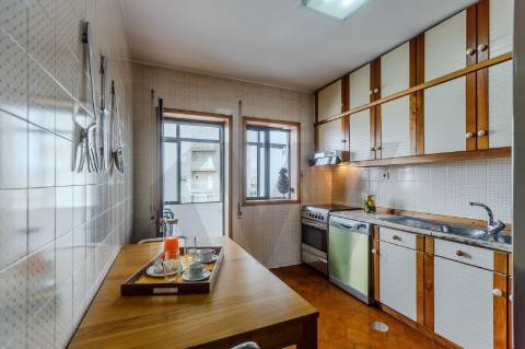 Arrendamento T2+1 com Vista Mar, Garagem e Mobilado – Vila do Conde