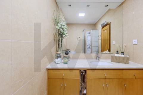 Arrendamento T2+1 com Vista Mar, Garagem e Mobilado – Vila do Conde